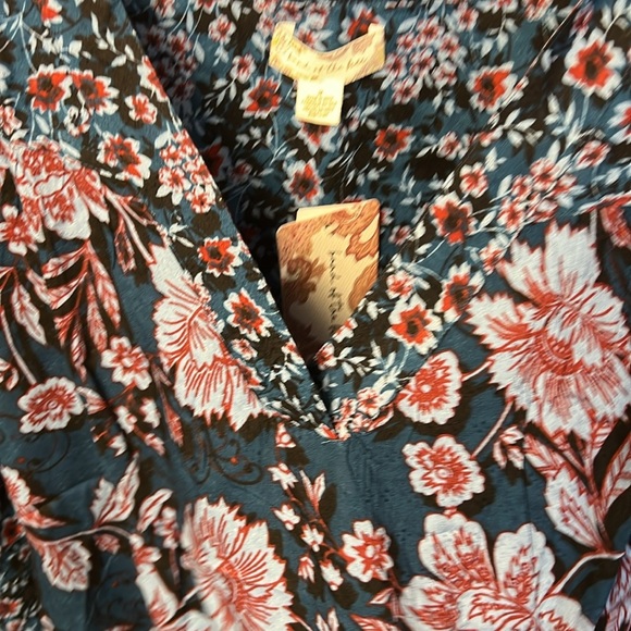 Band Of The‎ Free peri blue Floral V Neck Long Sleeve Blouse Medium lightweight - Picture 7 of 8